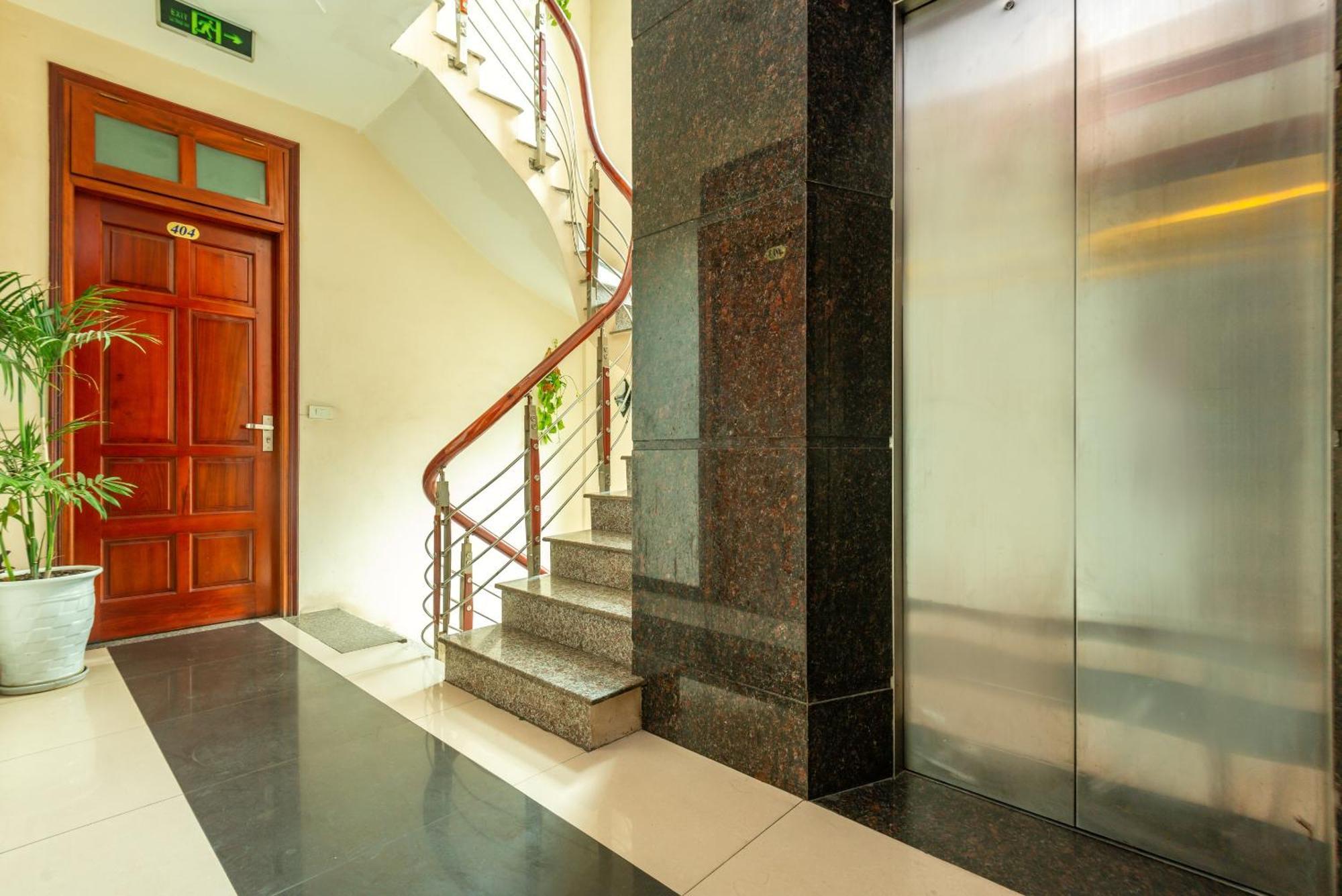 Oyo 887 Star Hotel Hanoï Extérieur photo